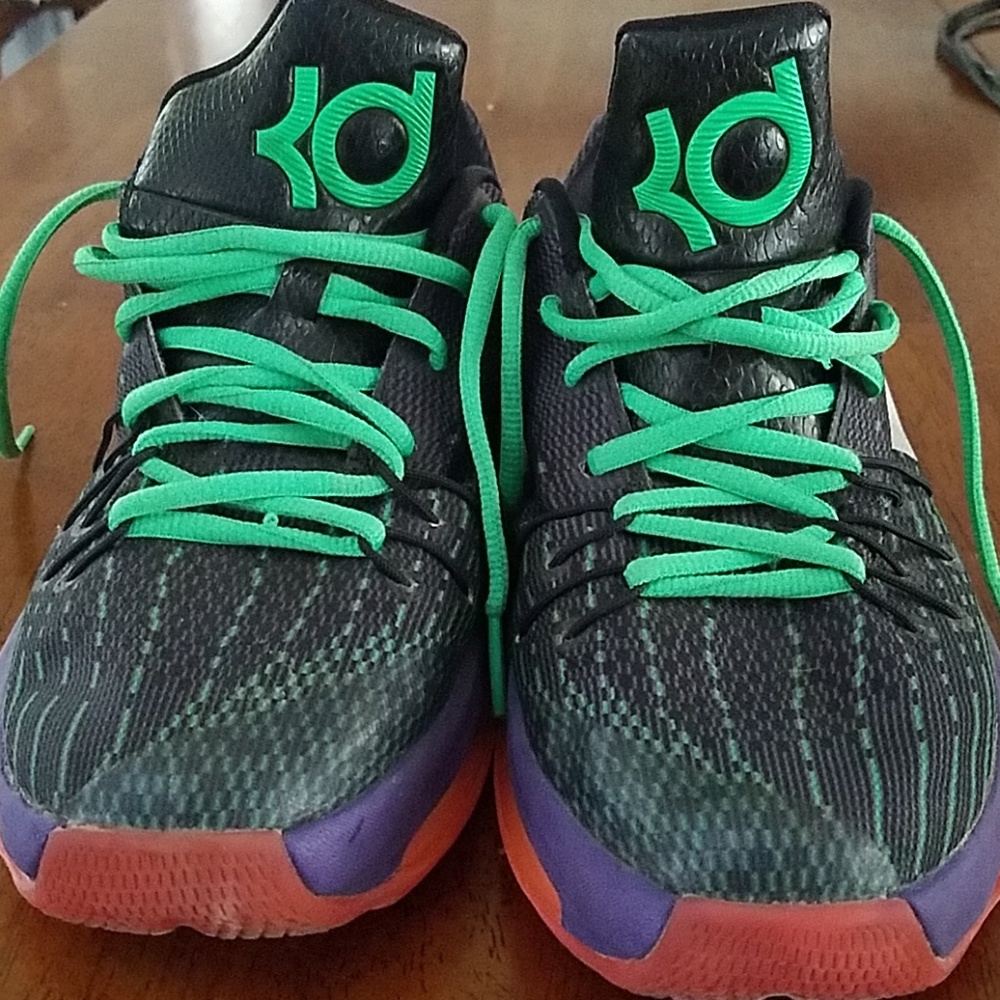 KD basketball shoes
